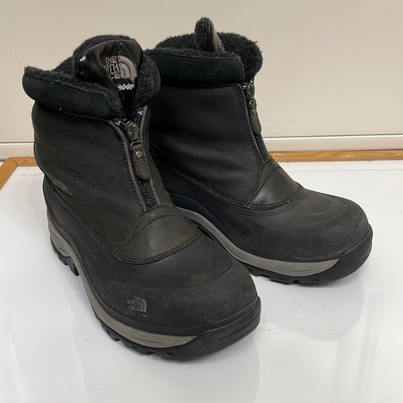 The North Face Shoes - North Face Zip Up winter Snow Boots size 8